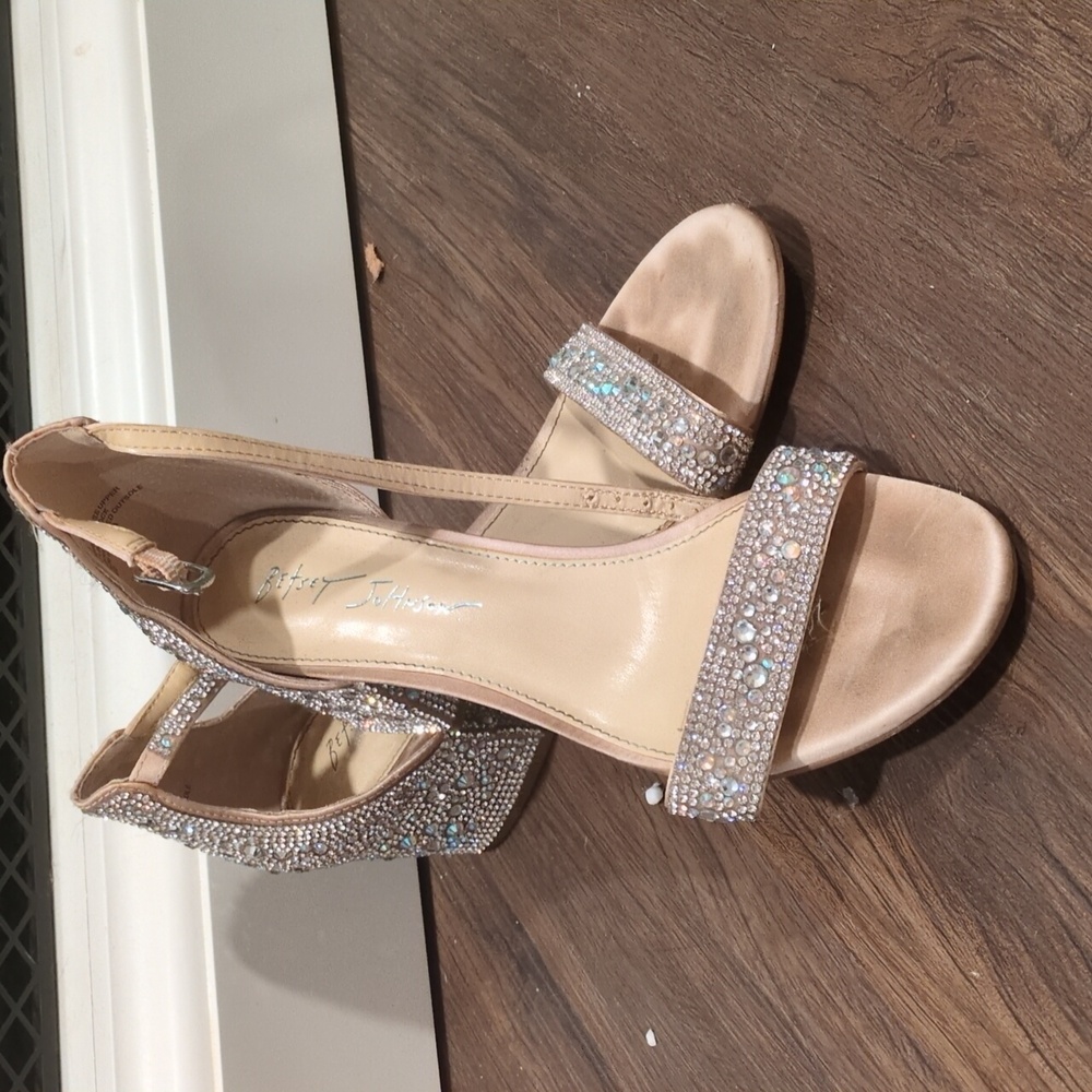 Betsey Johnson Champagne Crystal Embellished Heels Size 8M